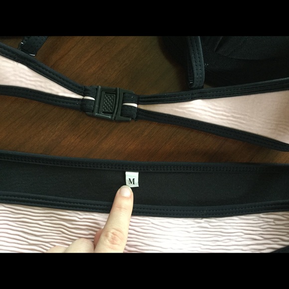 Bikini - Picture 4 of 4